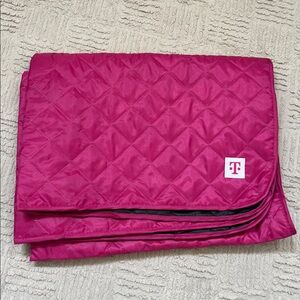 T-Mobile Quilted Pink Travel outdoor picnics festival Blanket, New condition
